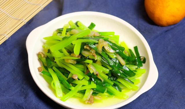 广州送菜公司教您这2种蔬菜一起搭，颜色青翠口感好，炒一盘，连一根都舍不得剩